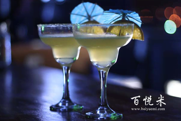 女孩學(xué)調(diào)酒師發(fā)展趨勢好么？調(diào)酒師培訓(xùn)哪一家好？